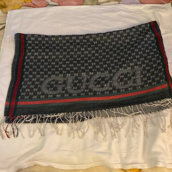 Gucci Large scarf - Picture 1 of 4